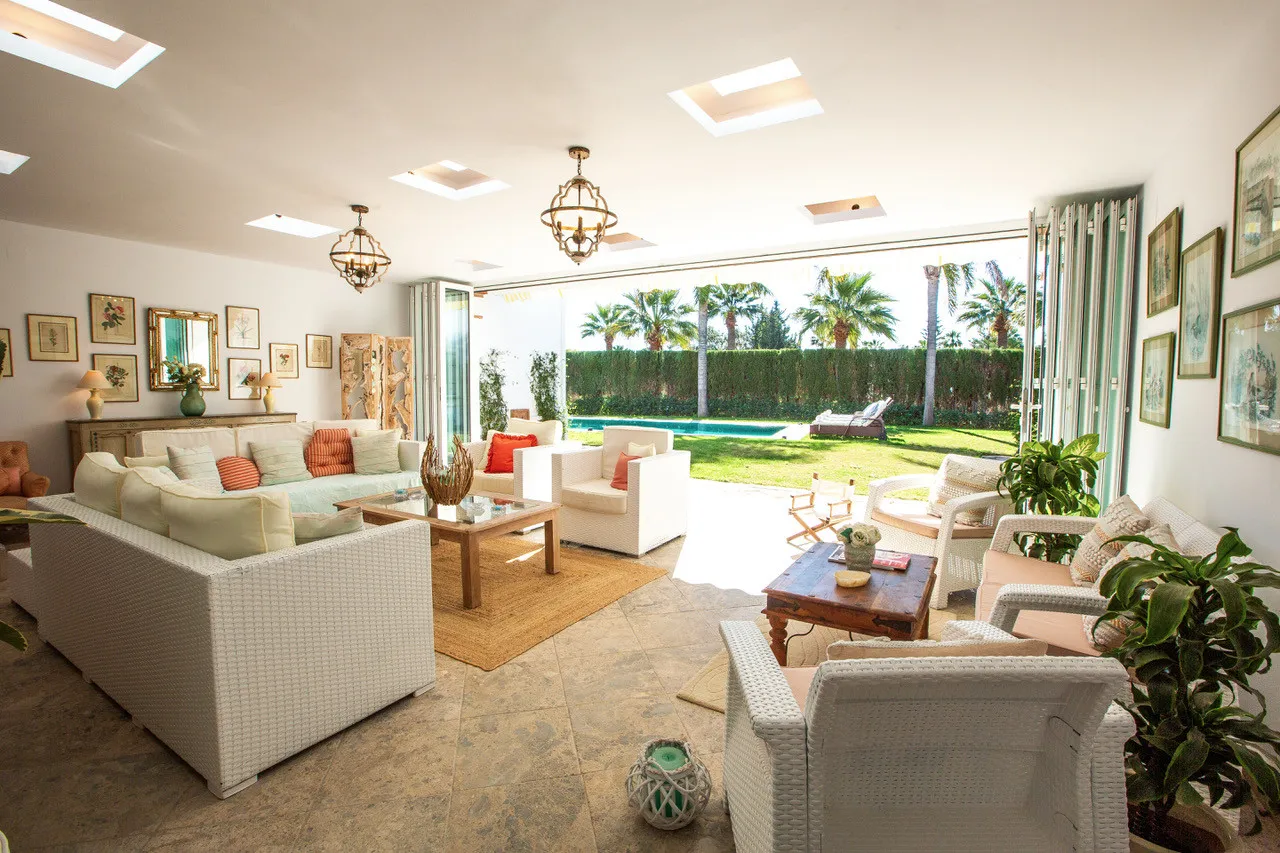 Buy Sotogrande Costa villa with 7 bedrooms