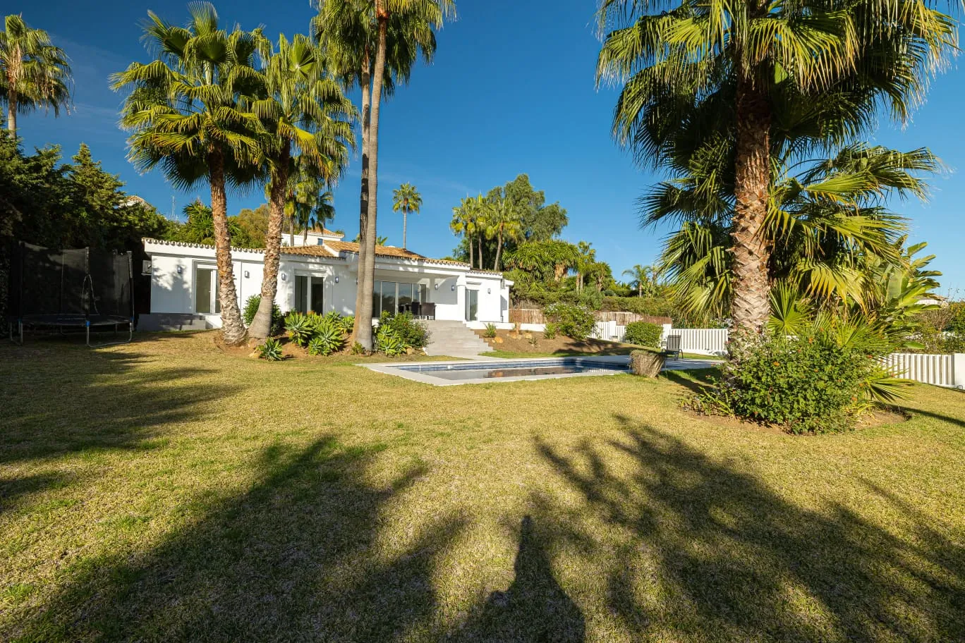 Estepona, villa a la venta