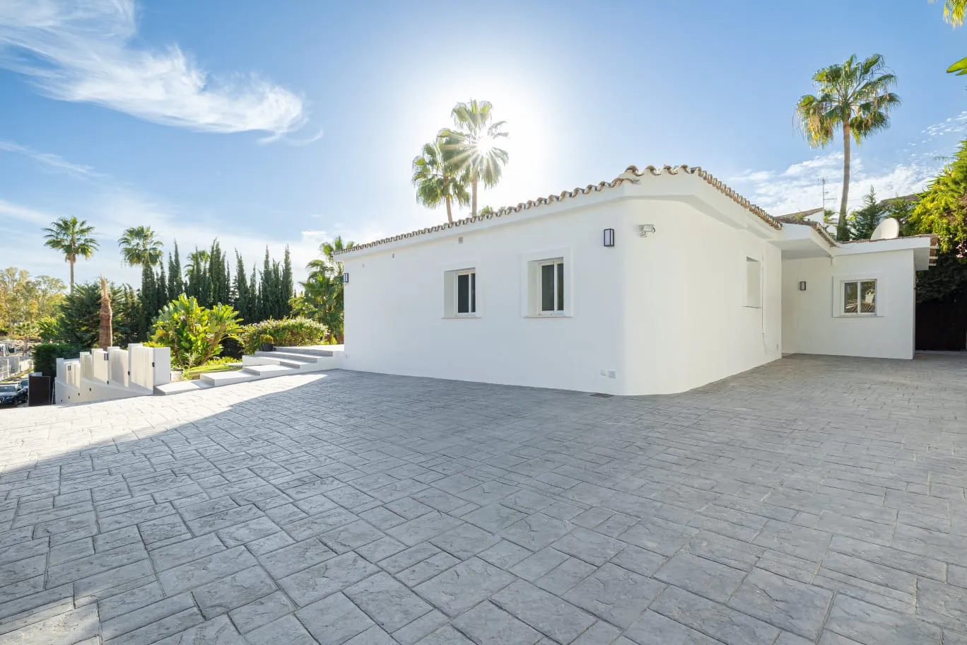 Estepona, villa a la venta