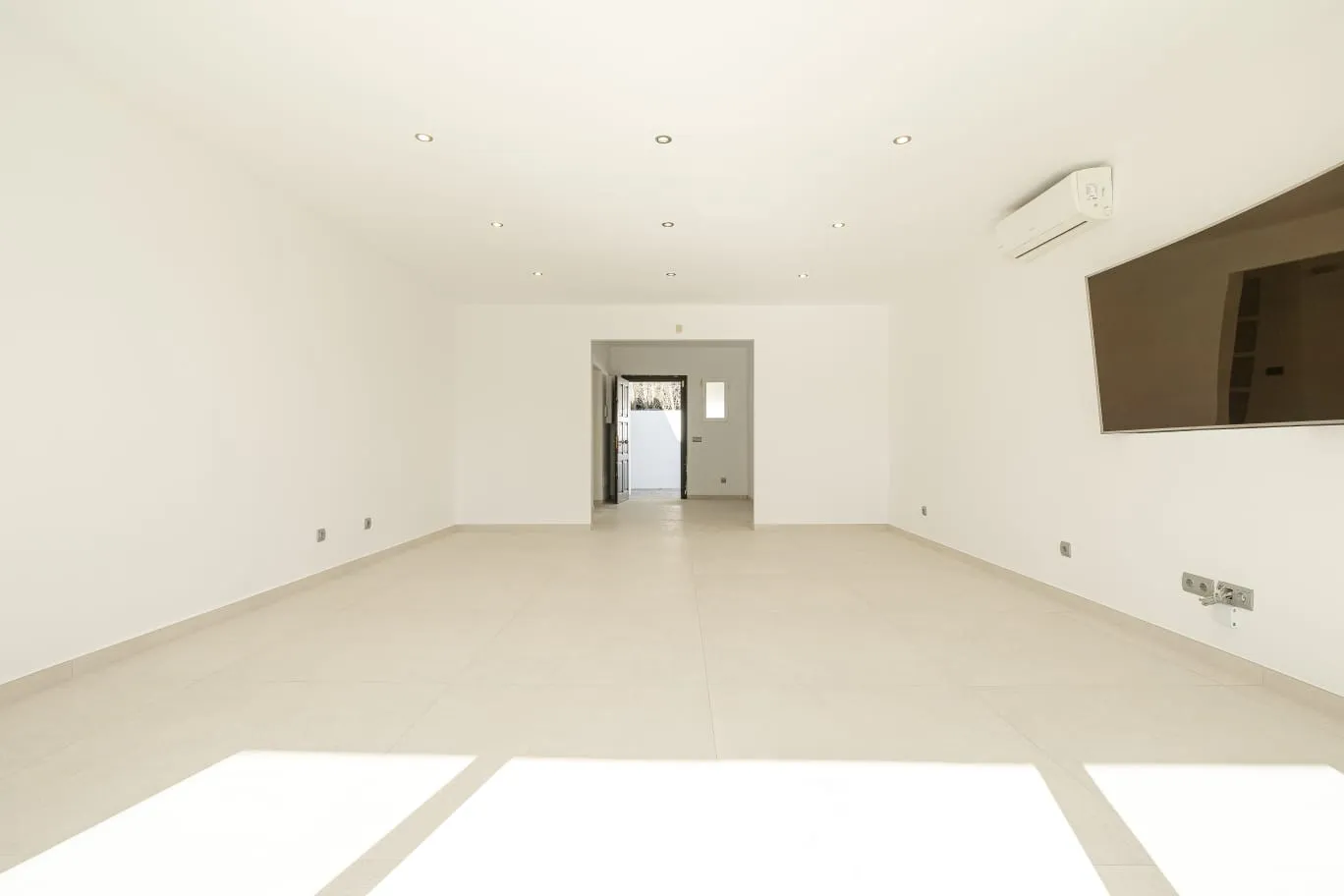 Estepona, villa a la venta