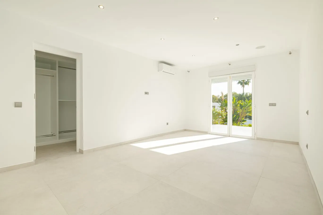 Estepona, villa a la venta