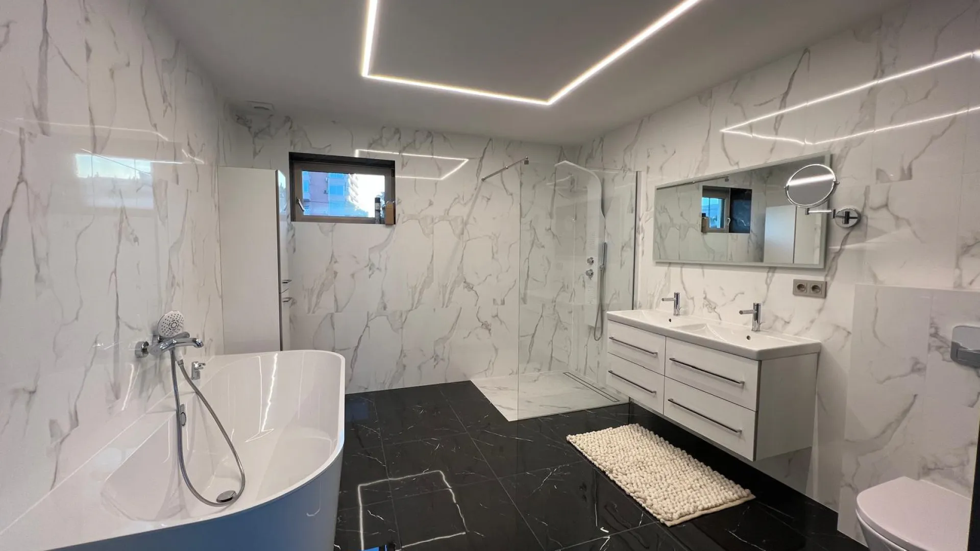 Comprar villa de 5 dormitorios en Benalmadena Costa