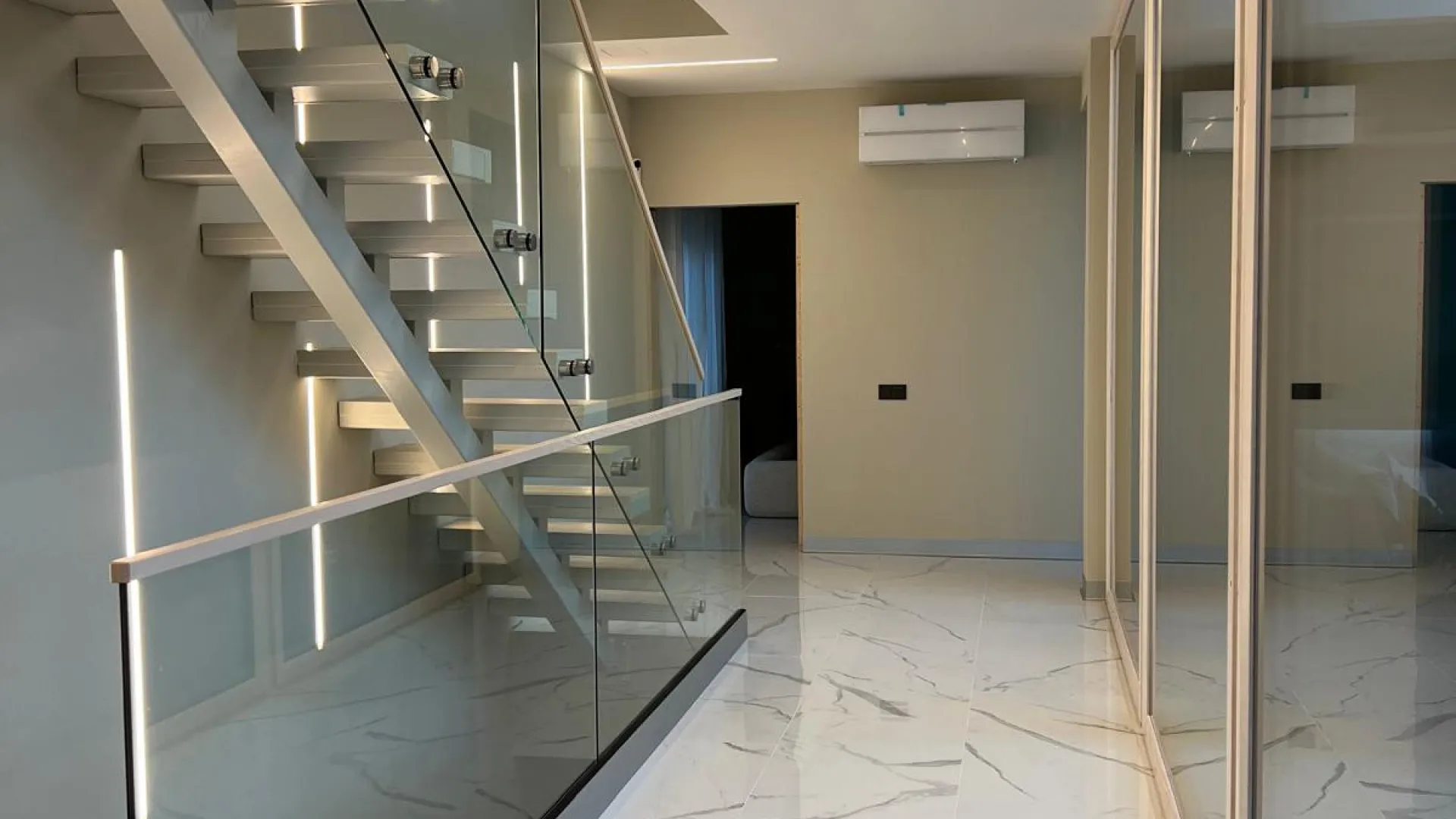 Comprar villa de 5 dormitorios en Benalmadena Costa