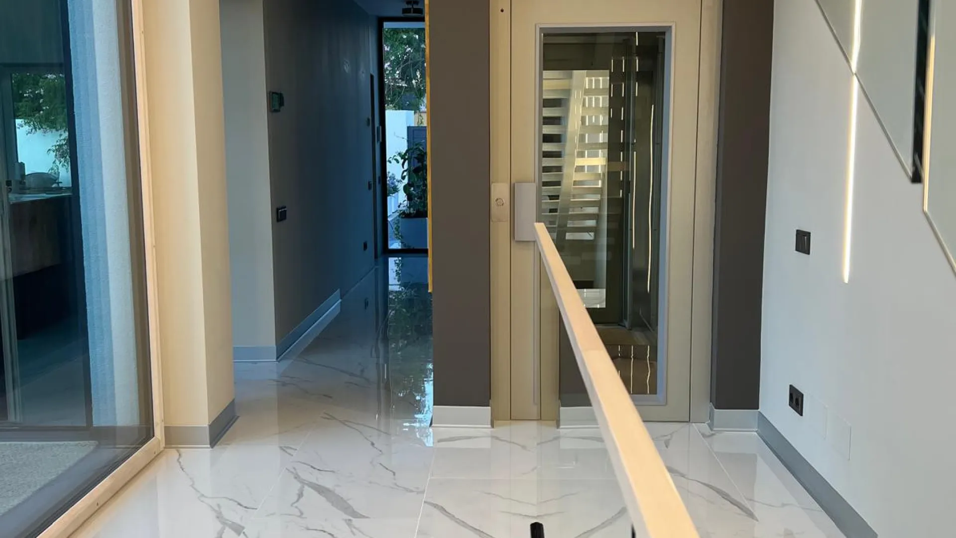 Comprar villa de 5 dormitorios en Benalmadena Costa