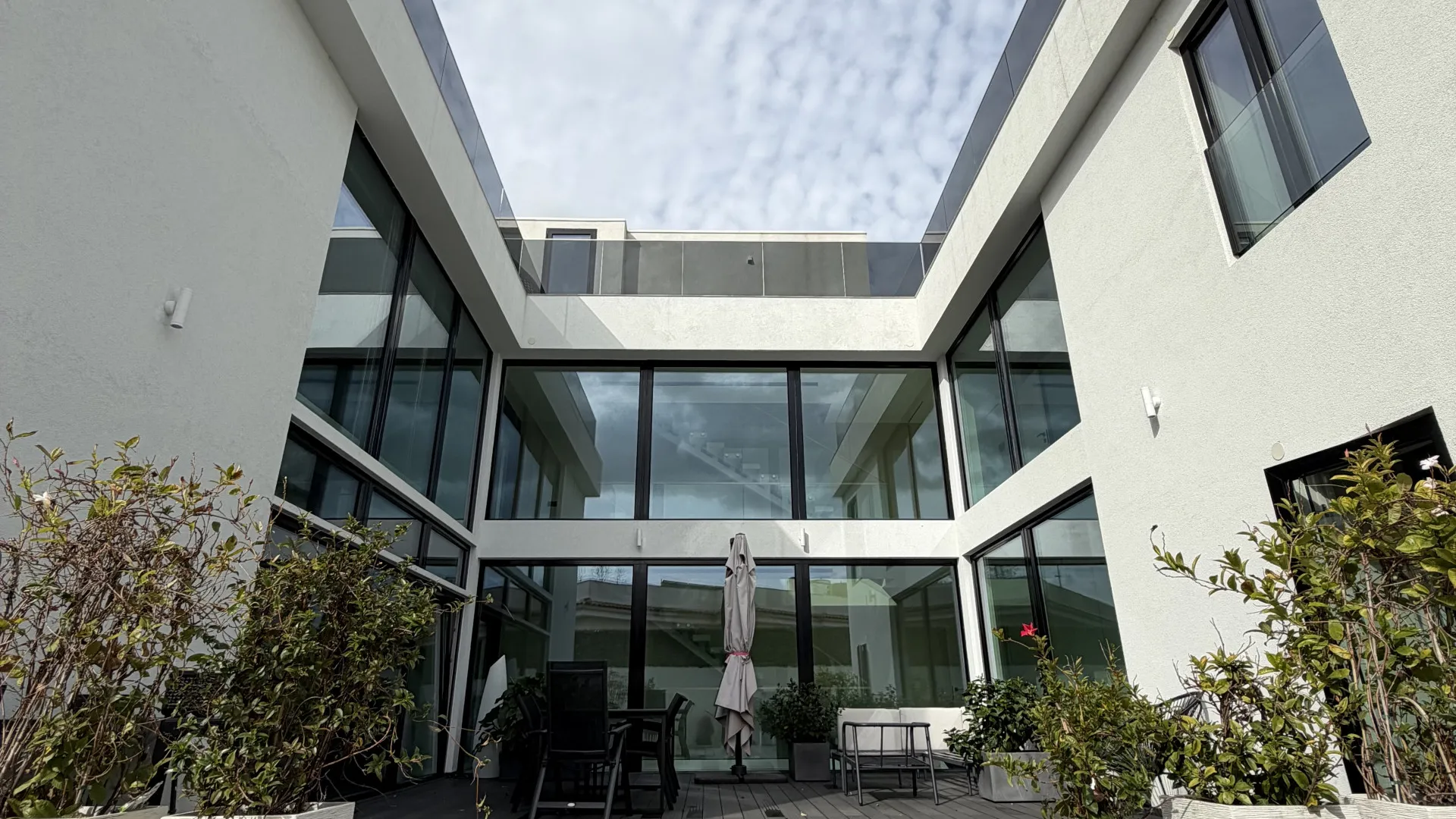 Comprar villa de 5 dormitorios en Benalmadena Costa