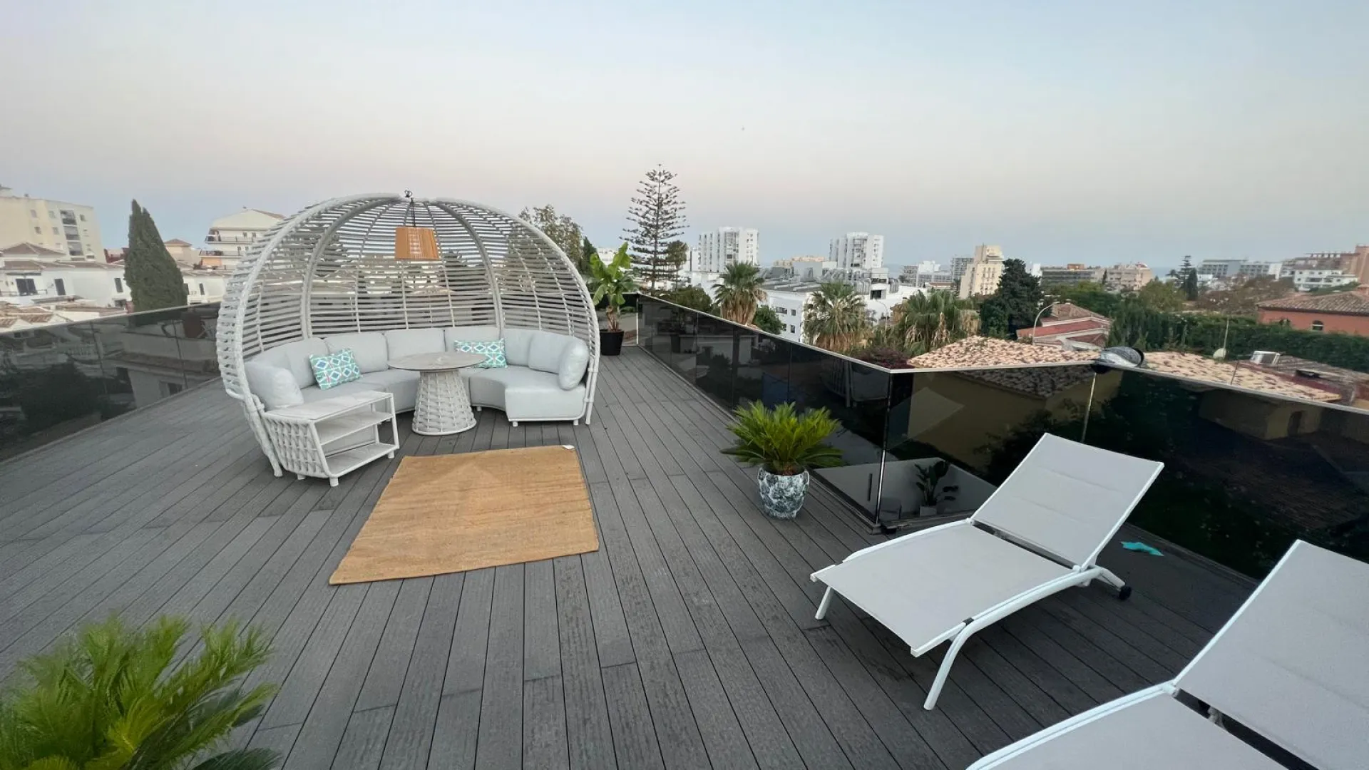 Comprar villa de 5 dormitorios en Benalmadena Costa