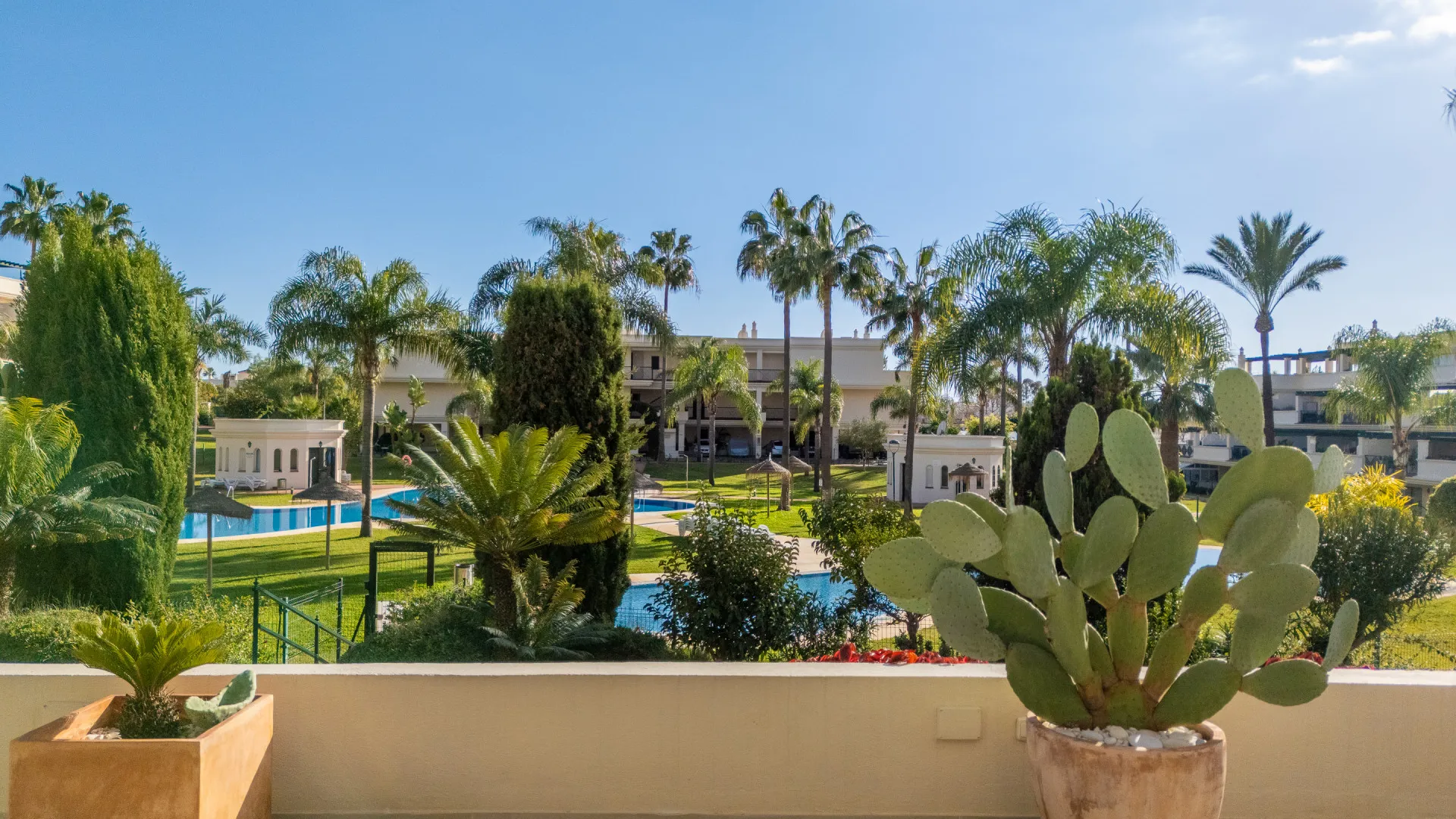Apartamento en venta de 2 dormitorios en Nueva Andalucia