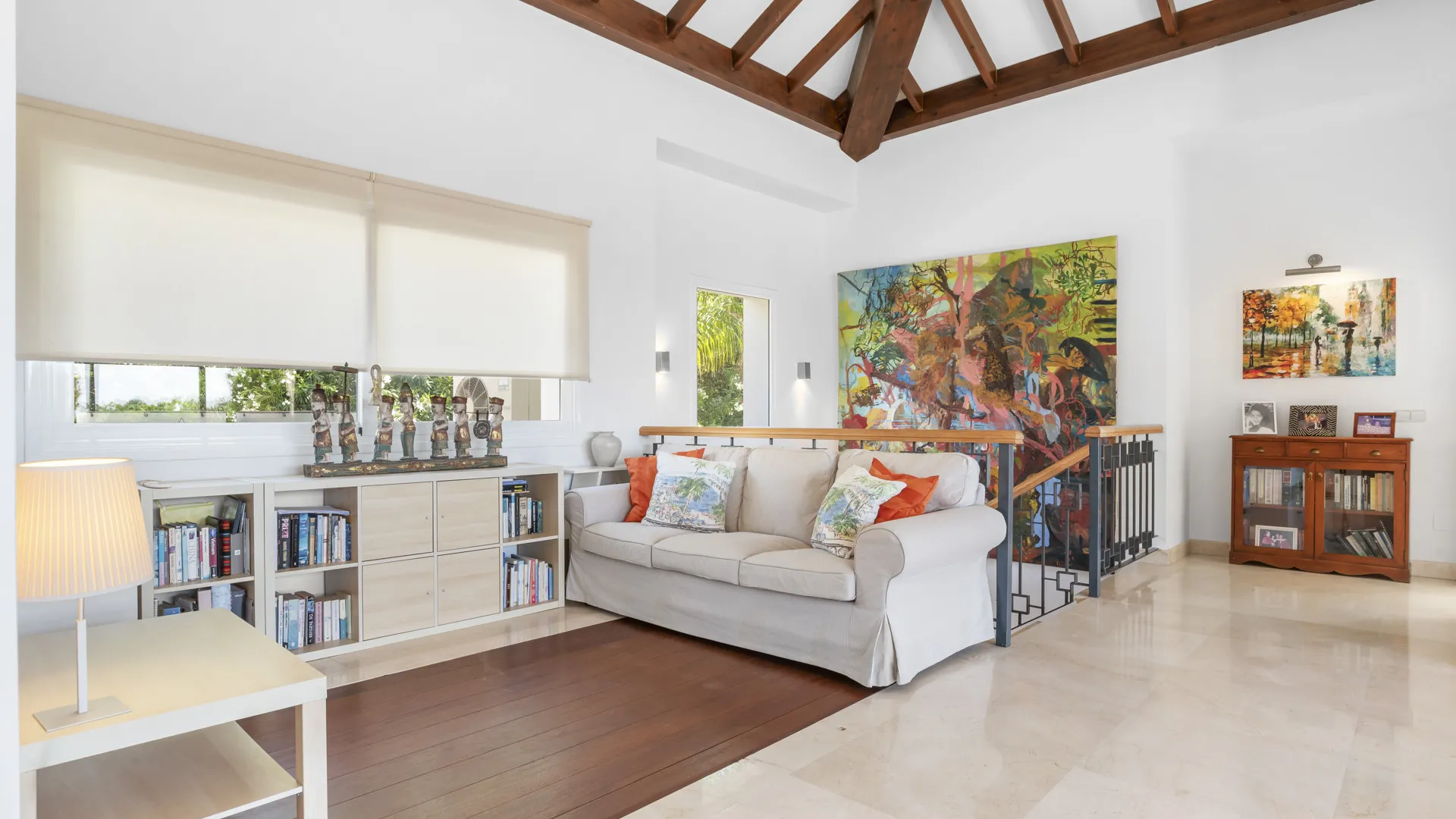 For sale villa in Altos del Paraiso with 6 bedrooms