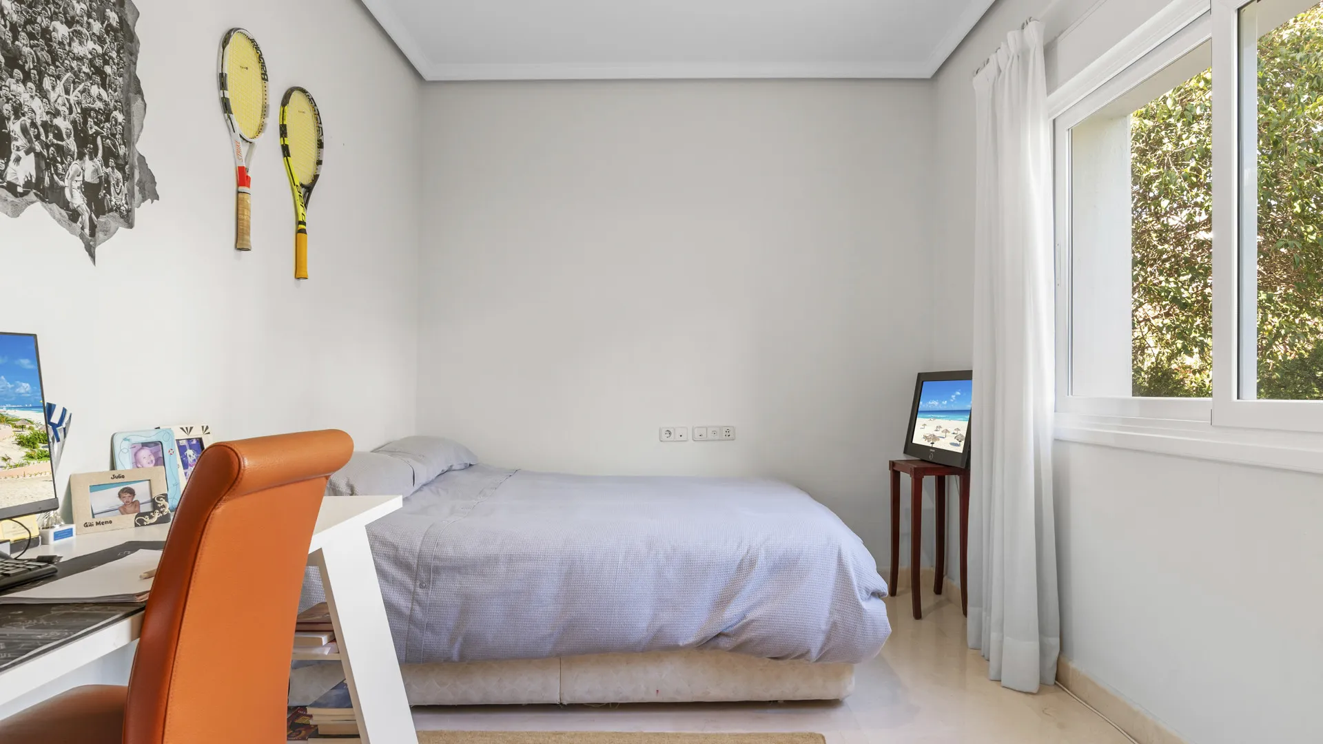 For sale villa in Altos del Paraiso with 6 bedrooms