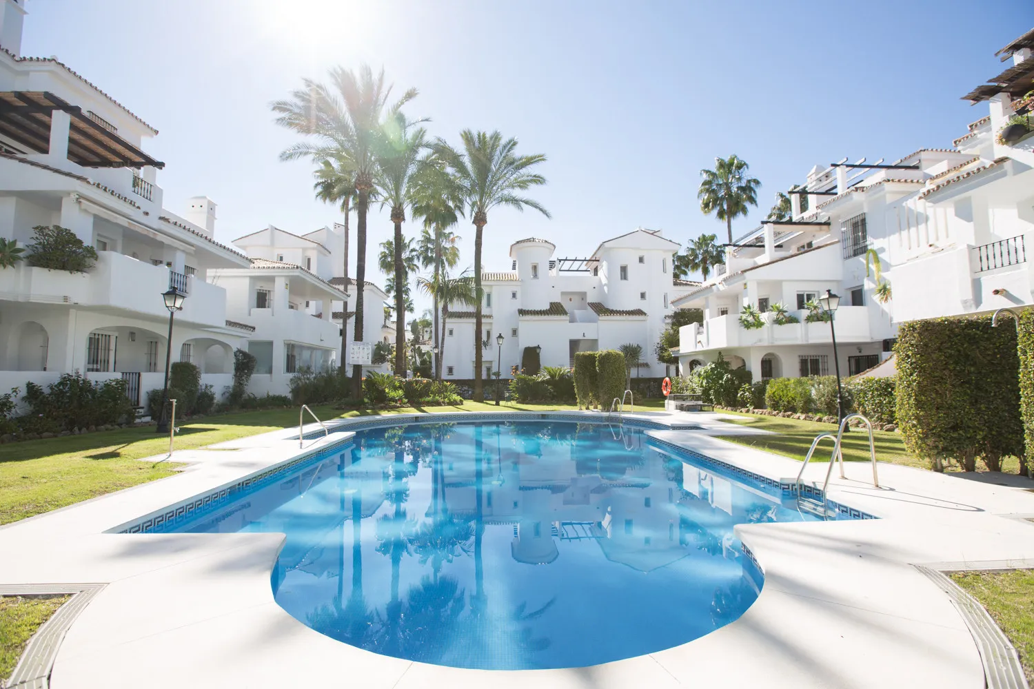 Los Naranjos town house for sale
