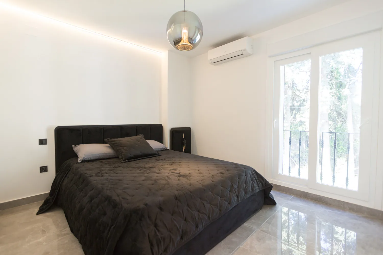 Los Naranjos town house for sale
