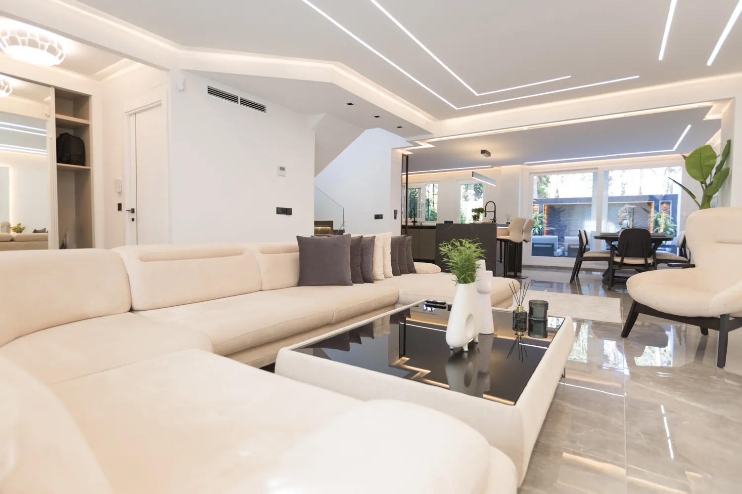 Los Naranjos town house for sale