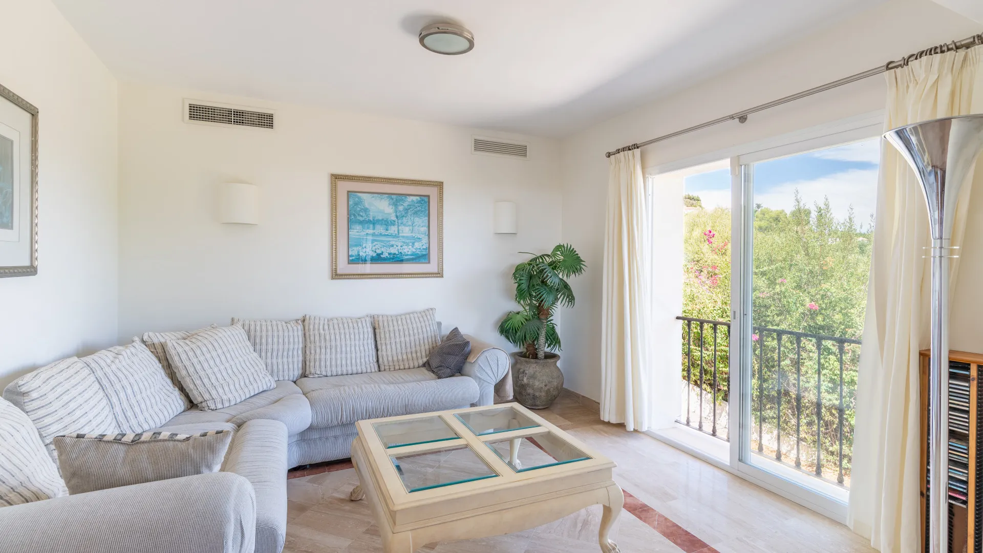 Comprar villa en Puerto del Capitan con 5 dormitorios