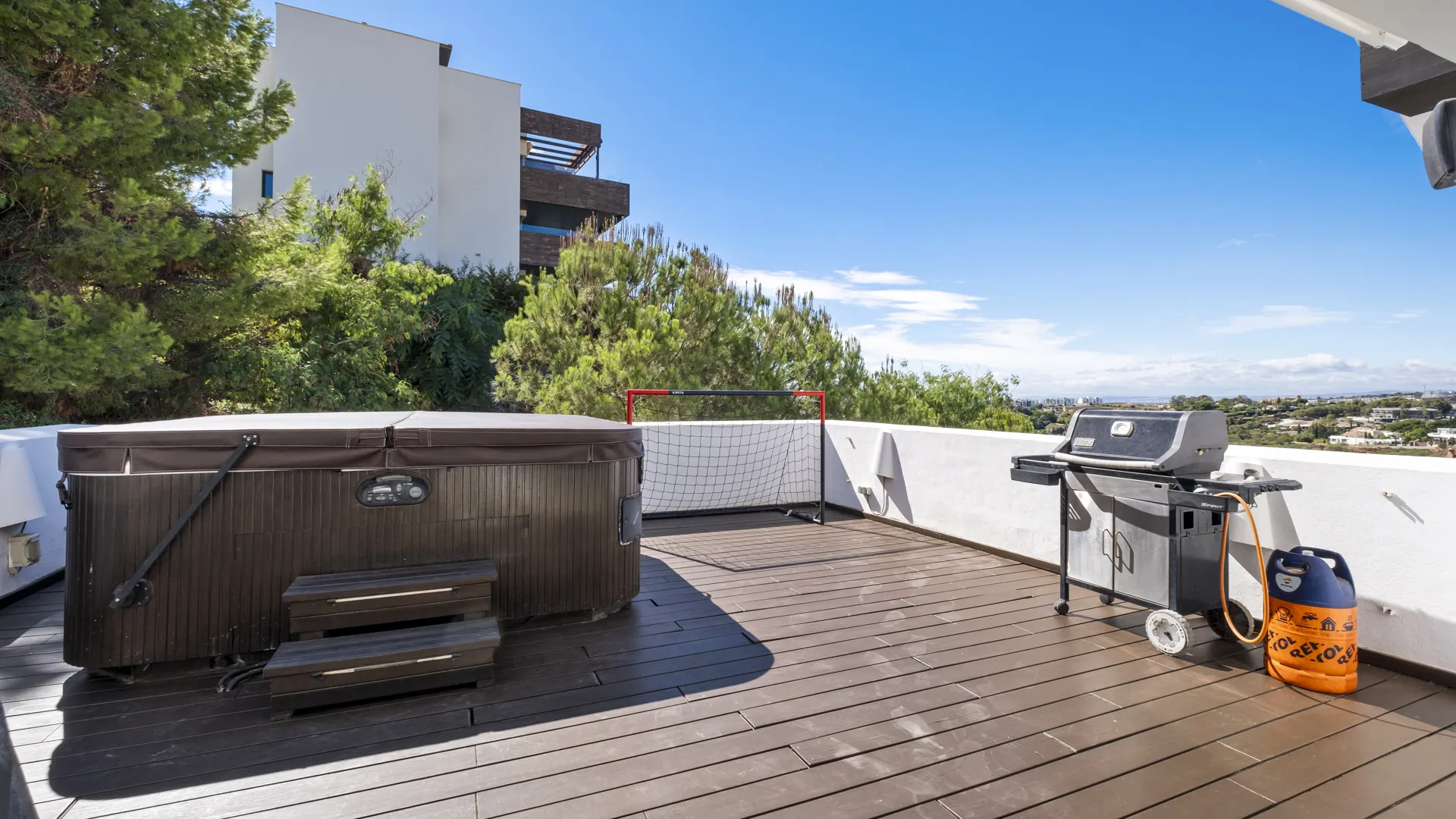 Atico duplex con 3 dormitorios en venta en Los Flamingos Golf