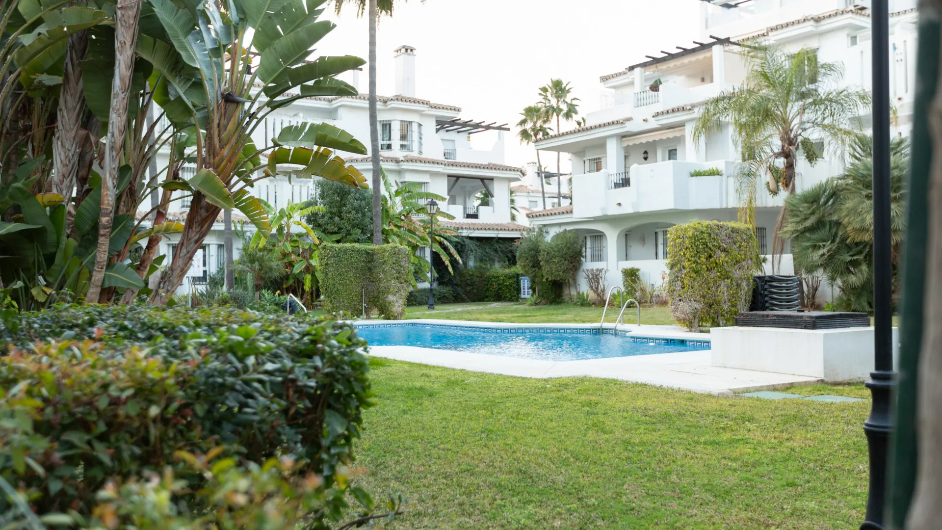 Buy Los Naranjos de Marbella 3 bedrooms ground floor apartment