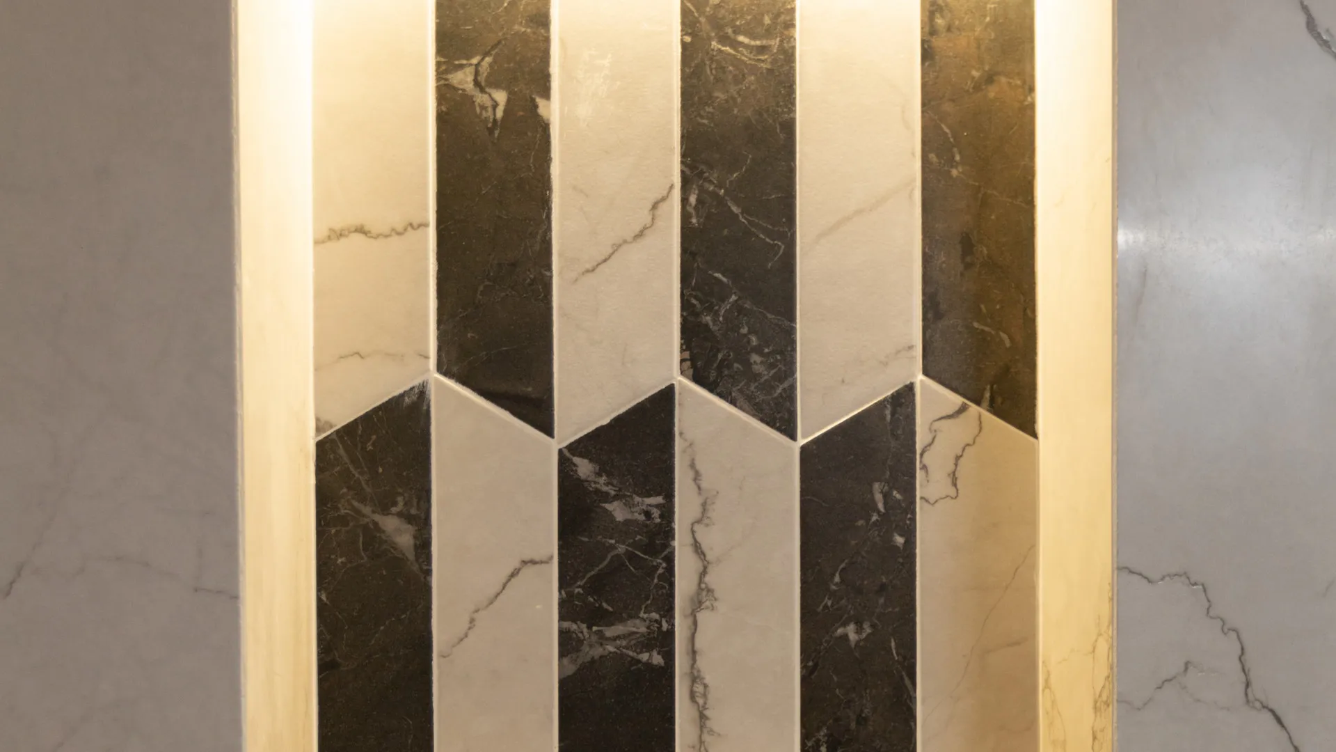 Buy Los Naranjos de Marbella 3 bedrooms ground floor apartment