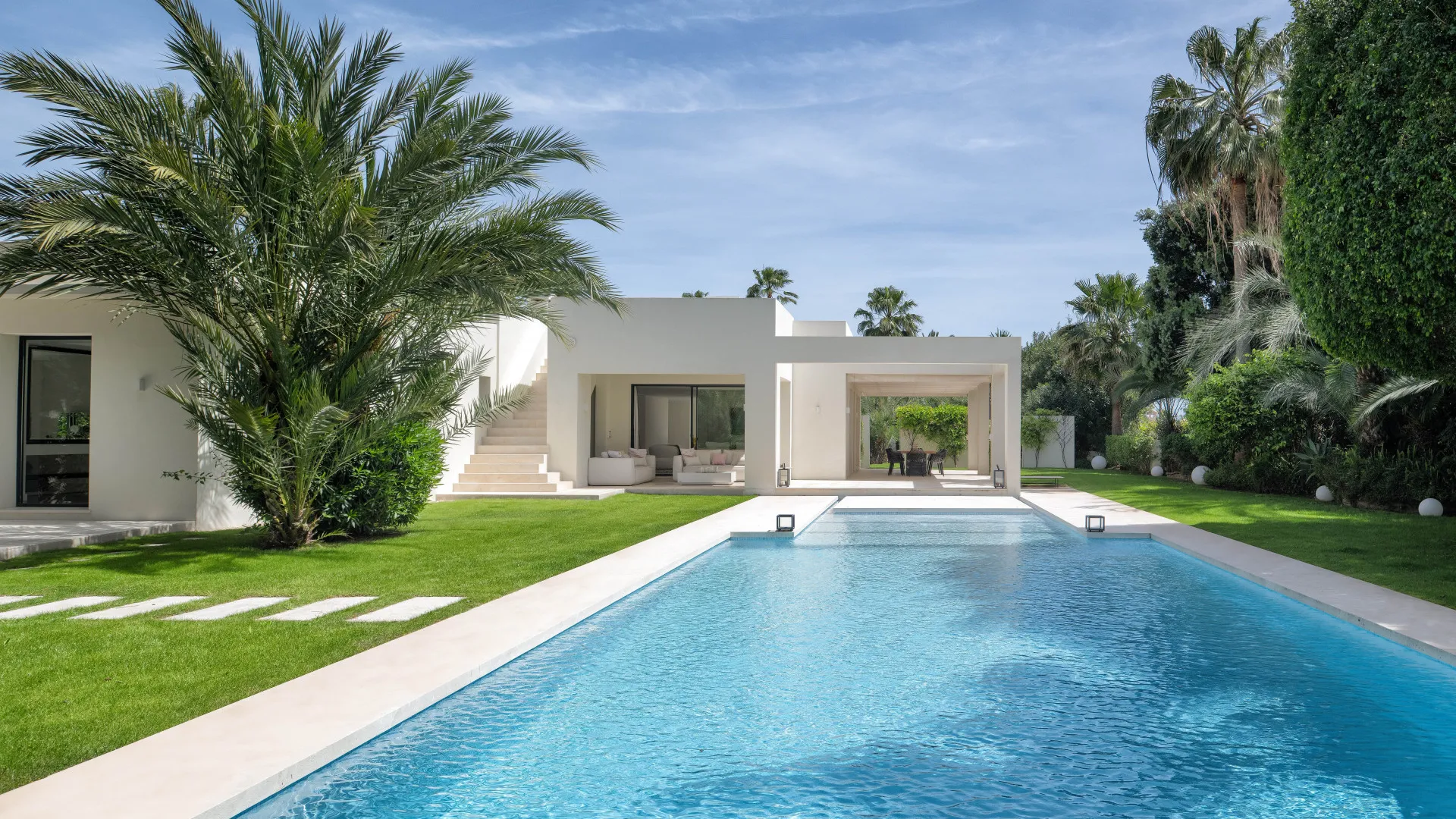 For sale Marbesa 5 bedrooms villa