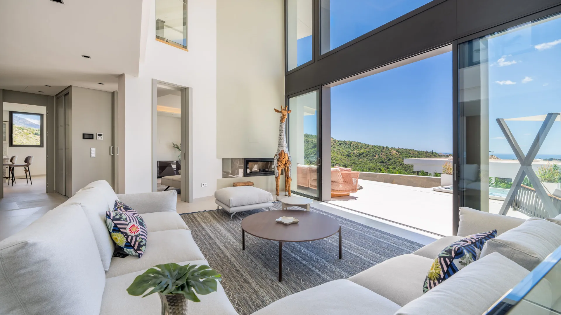 Comprar villa de 6 dormitorios en Lomas de La Quinta