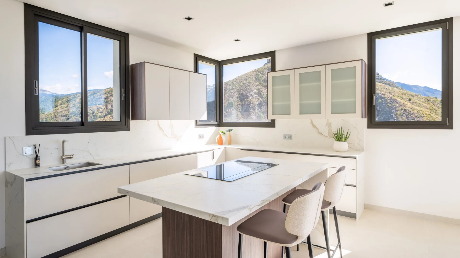 Comprar villa de 6 dormitorios en Lomas de La Quinta