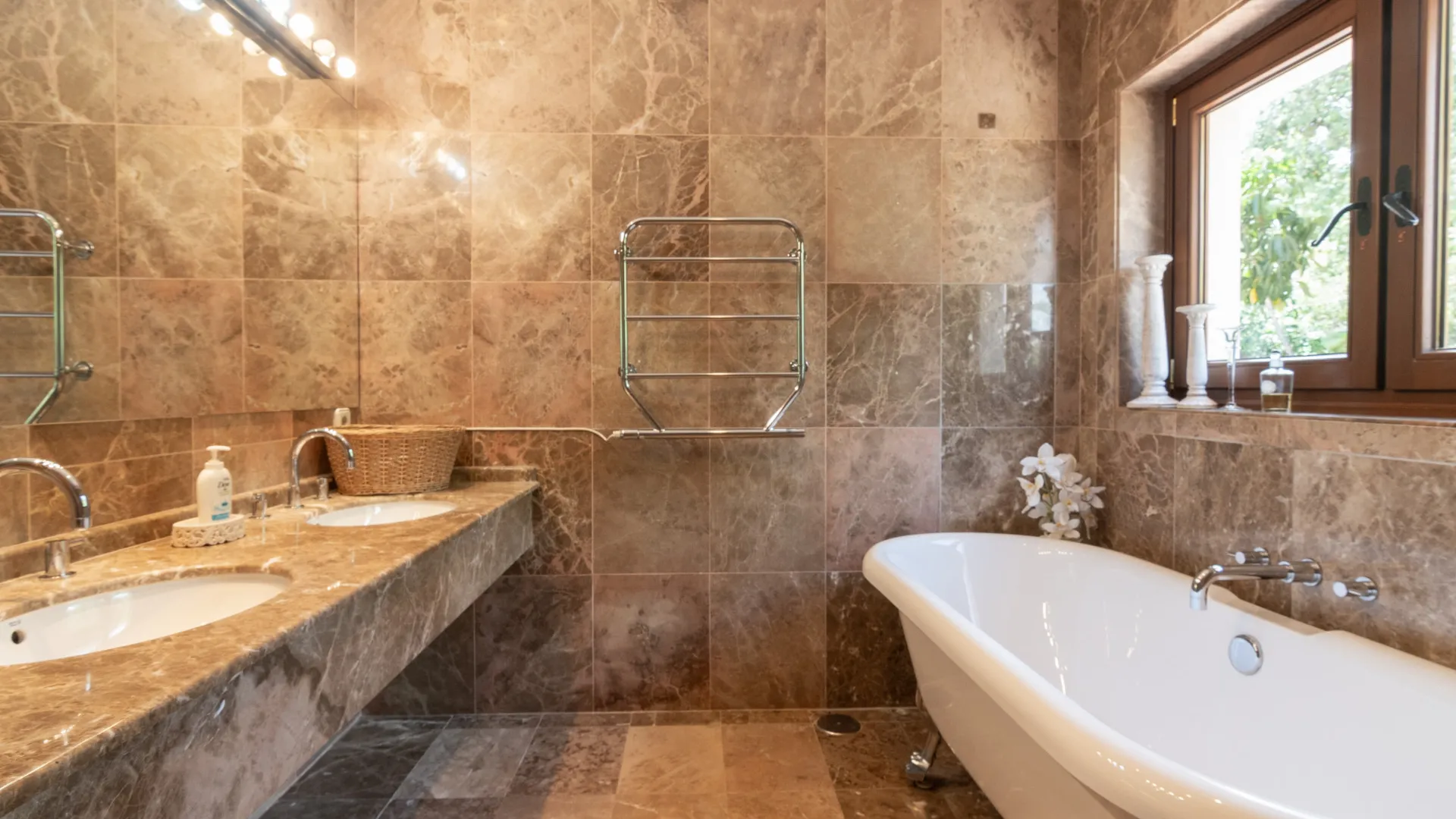 For sale villa in Valderrama Golf