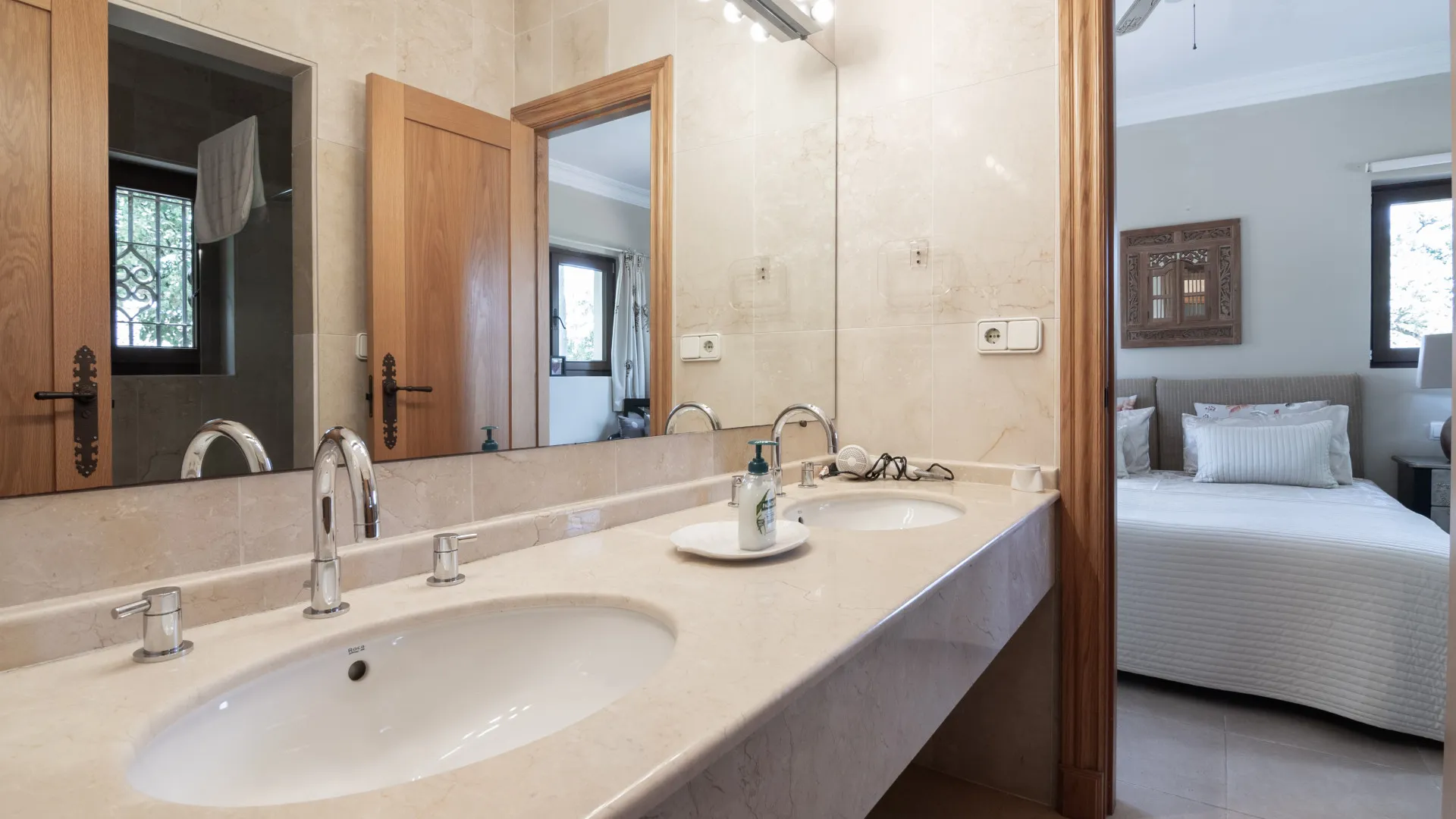 For sale villa in Valderrama Golf