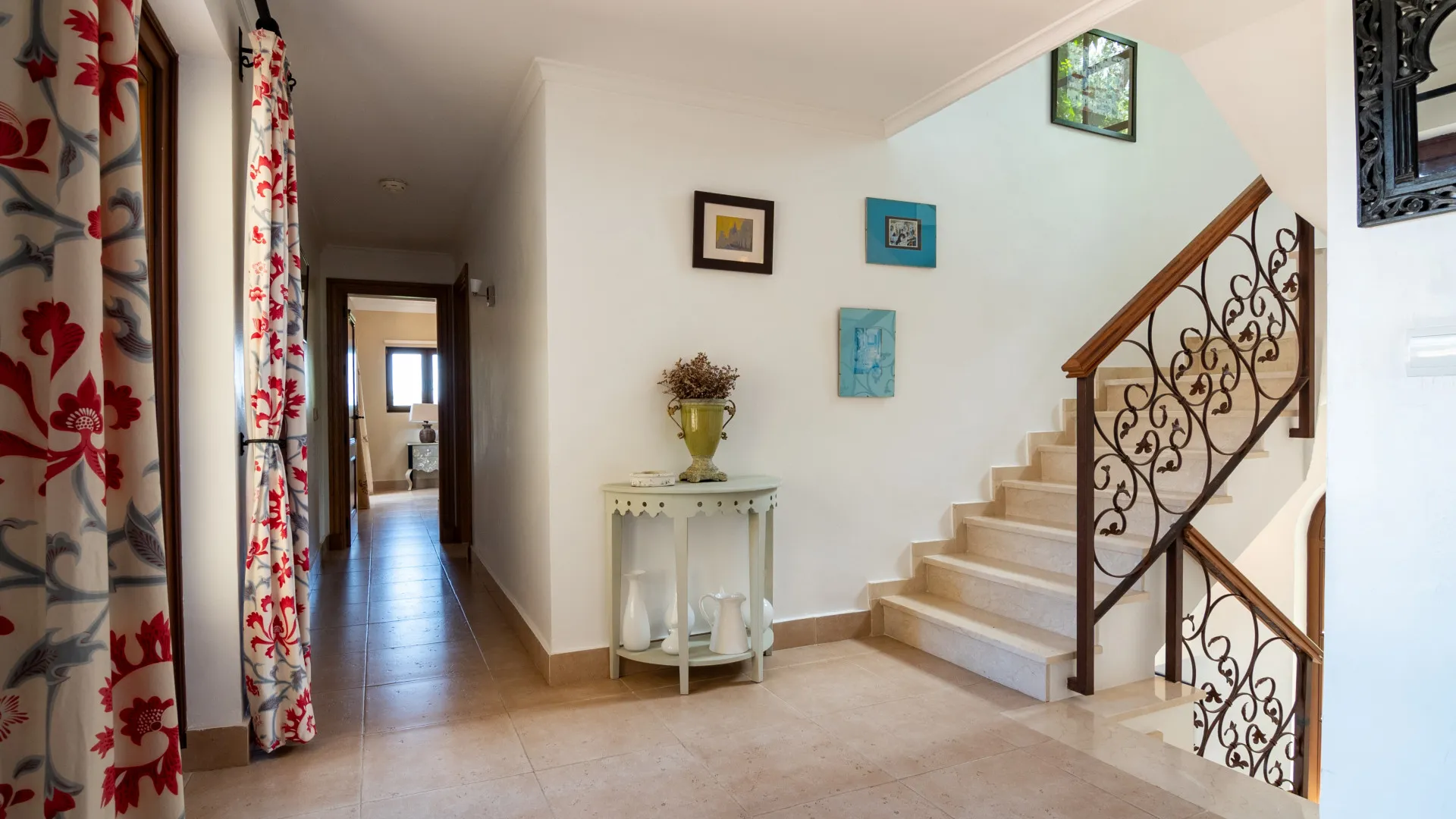 For sale villa in Valderrama Golf