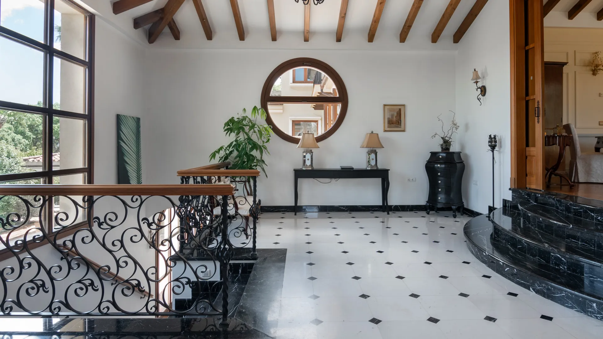 For sale villa in Valderrama Golf