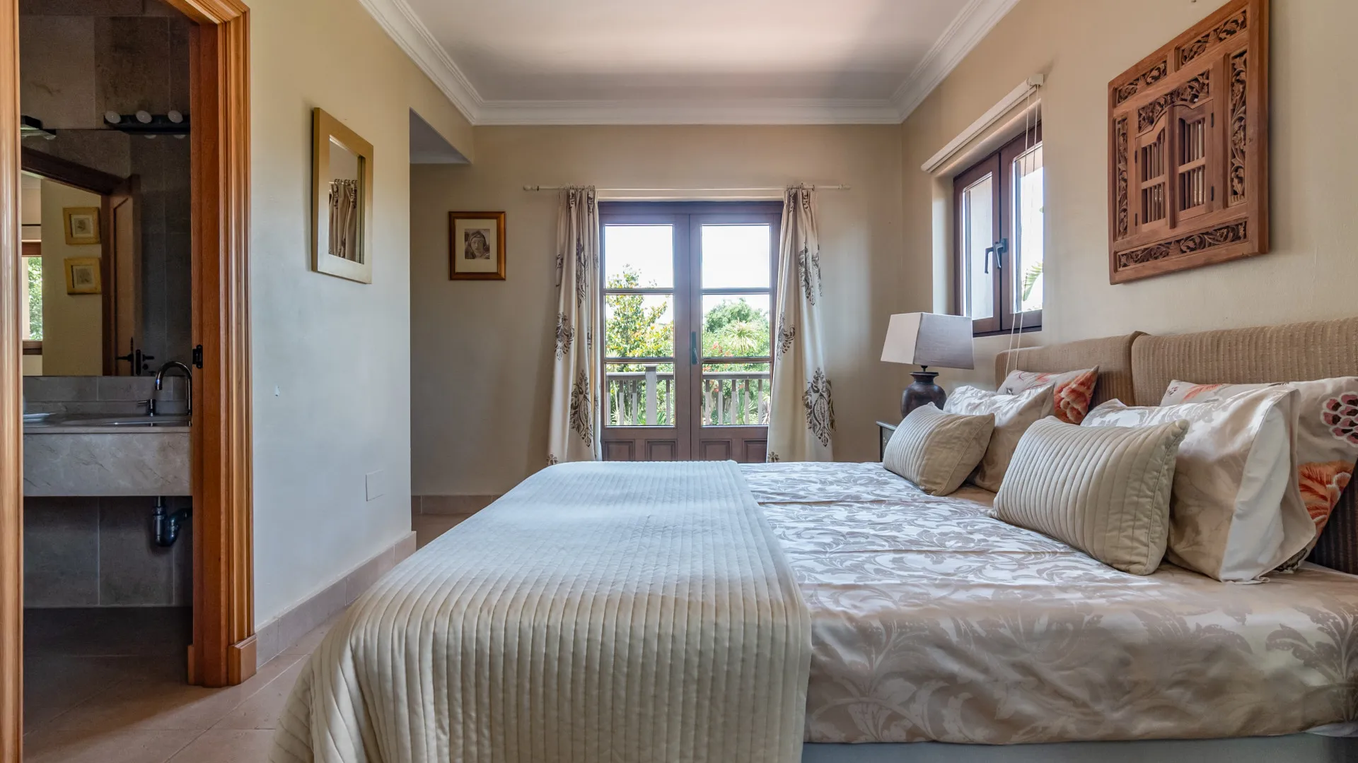 For sale villa in Valderrama Golf