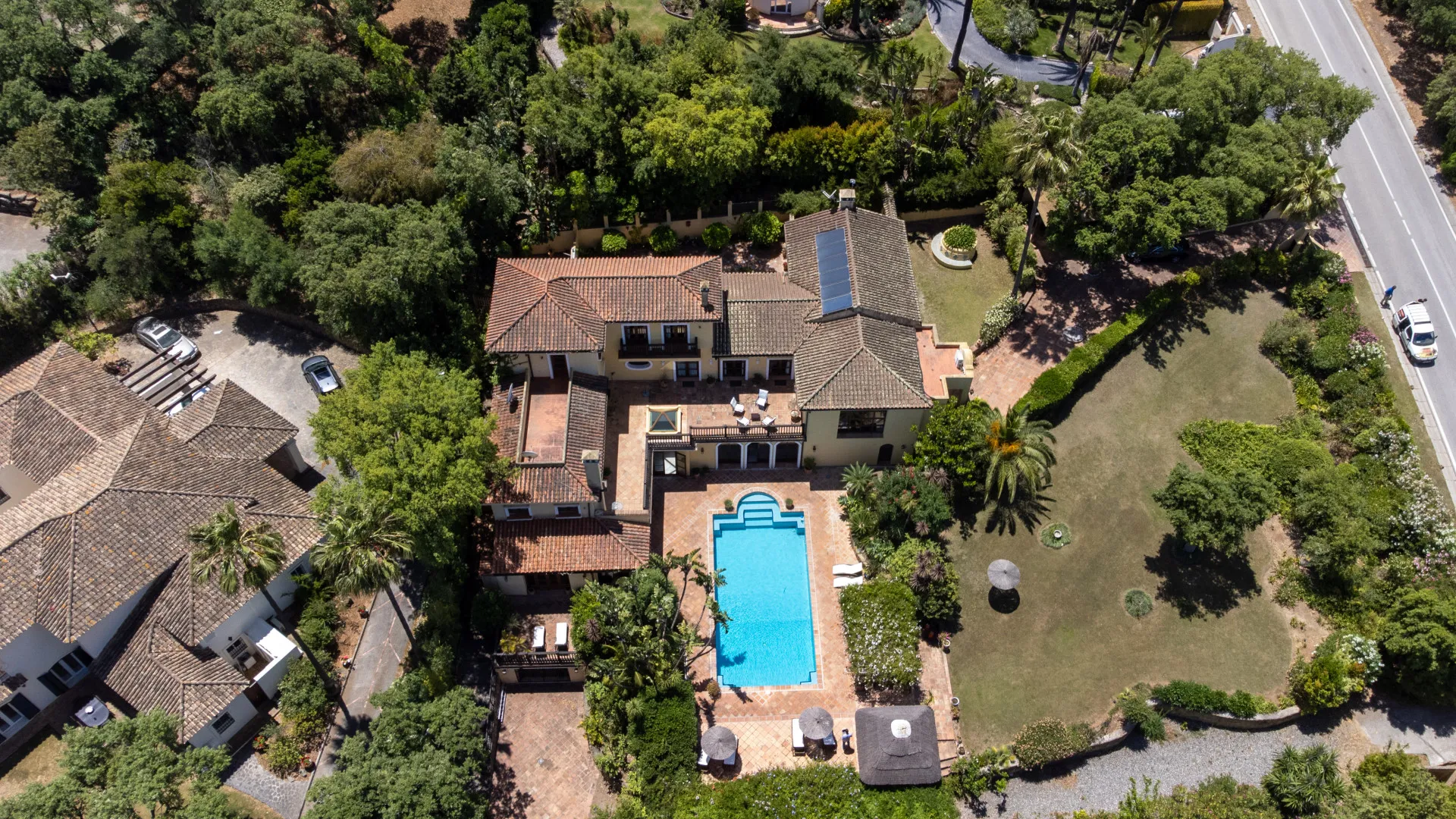 For sale villa in Valderrama Golf