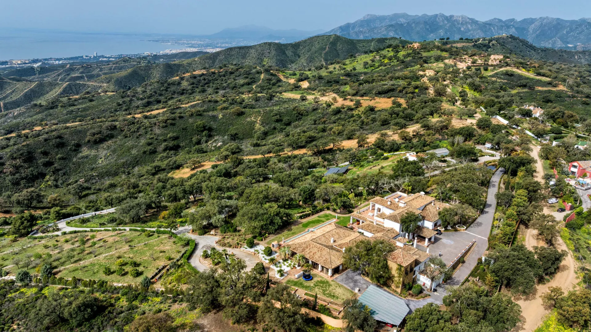 For sale finca in La Mairena with 7 bedrooms