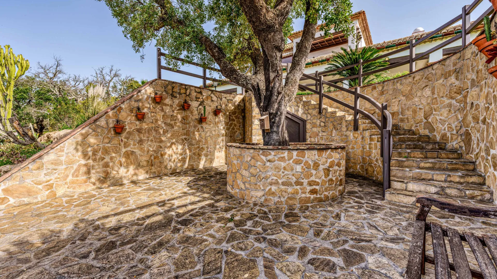 For sale finca in La Mairena with 7 bedrooms