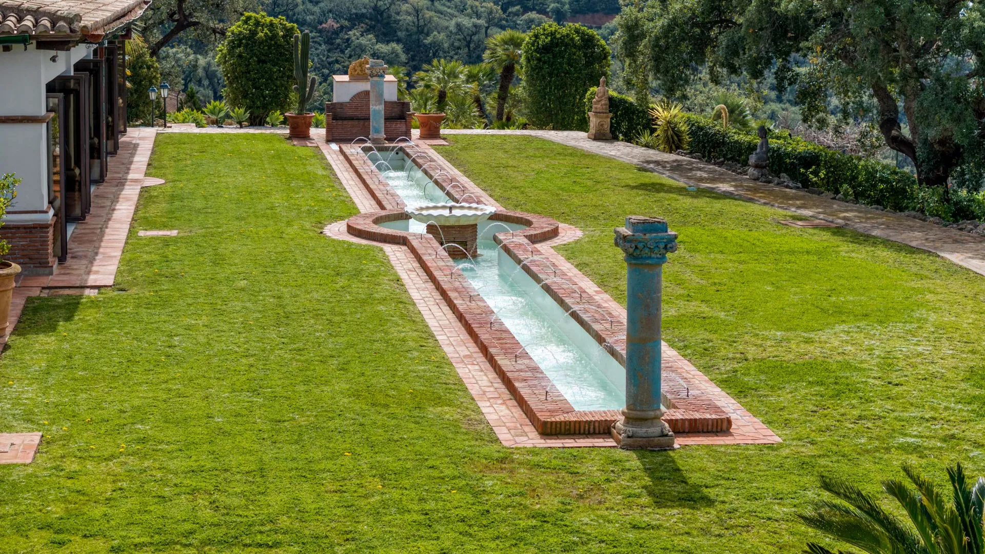 For sale finca in La Mairena with 7 bedrooms