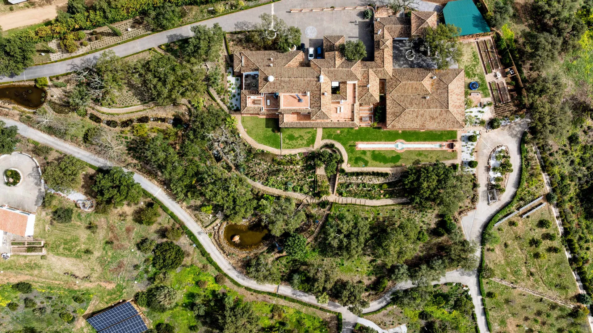 For sale finca in La Mairena with 7 bedrooms