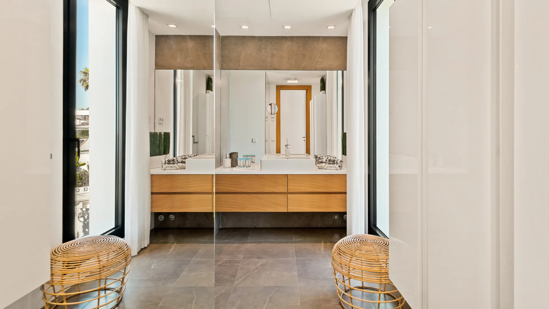 Se vende villa de 6 dormitorios en Costabella