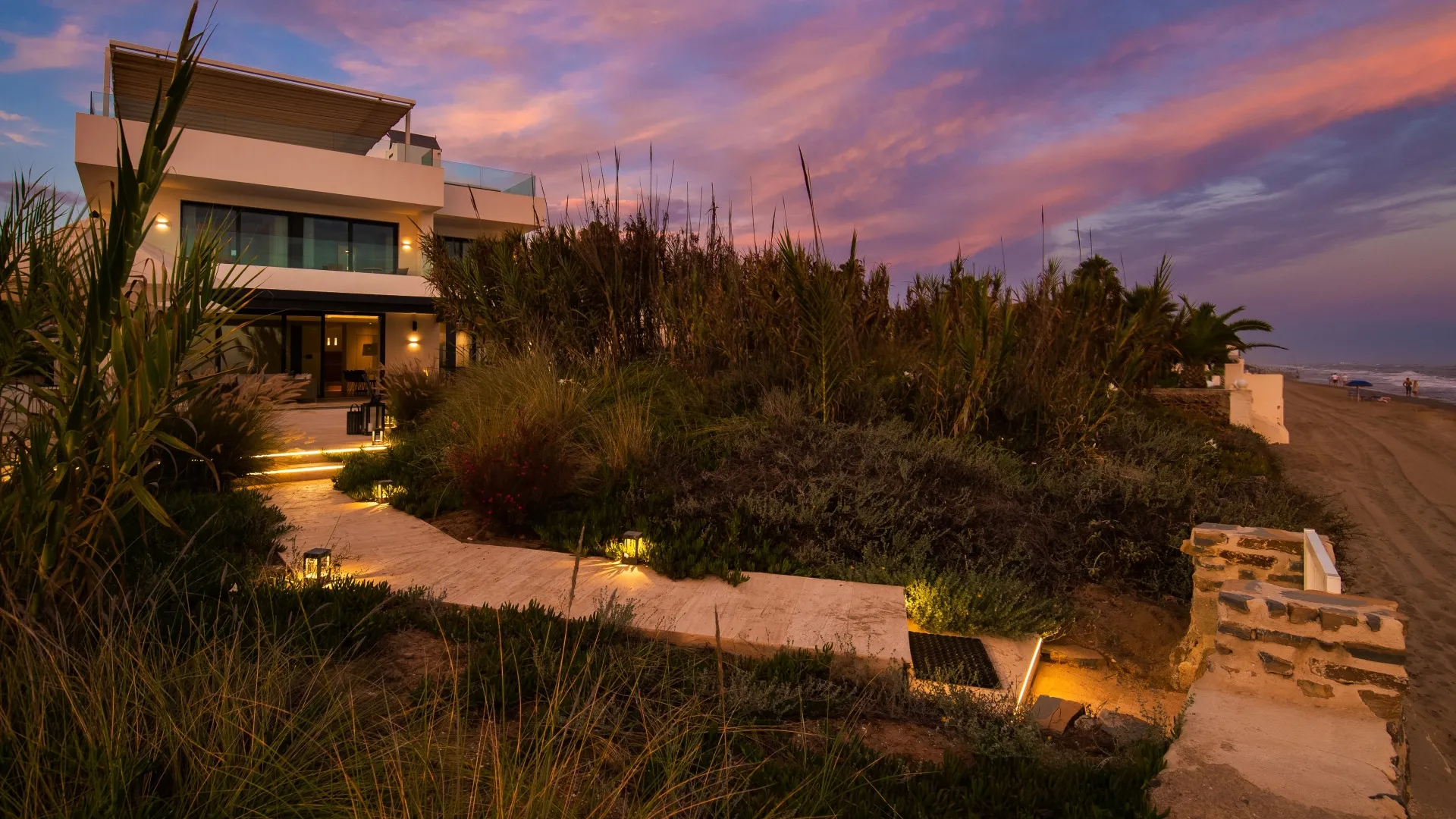 Se vende villa de 6 dormitorios en Costabella