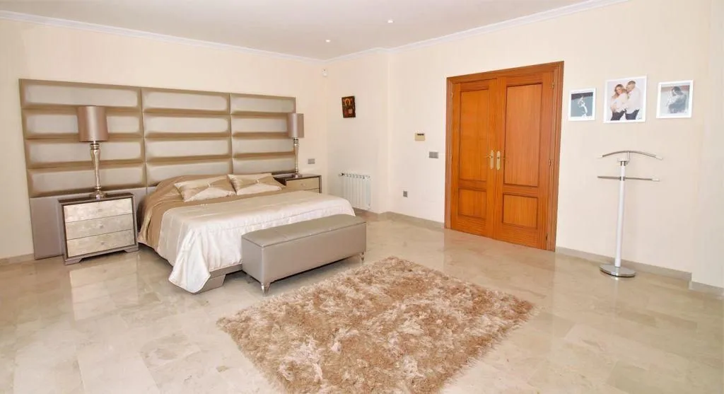 For sale Paraiso Alto 10 bedrooms villa