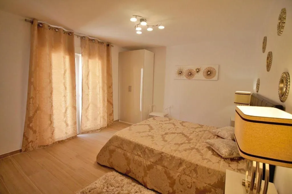 For sale Paraiso Alto 10 bedrooms villa