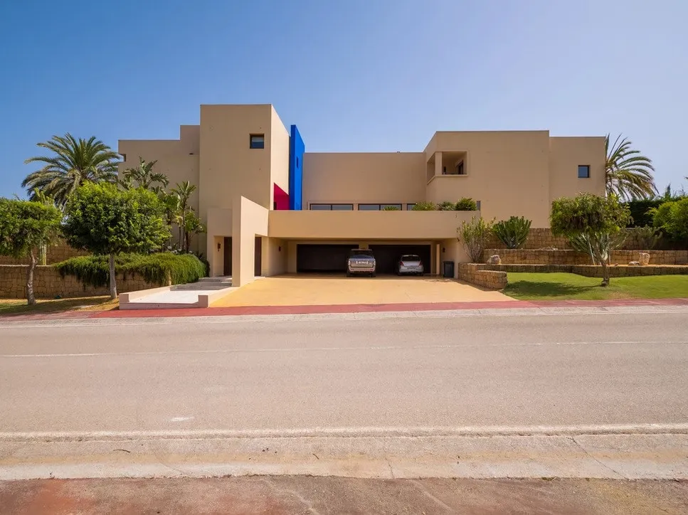 For sale villa in La Reserva with 6 bedrooms