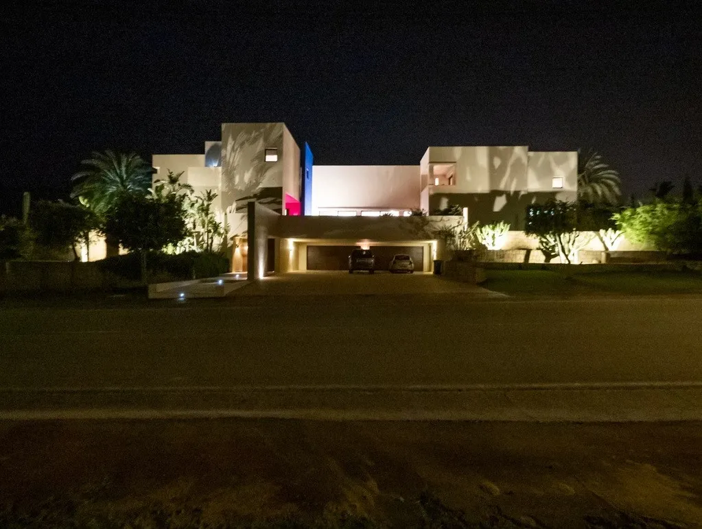 For sale villa in La Reserva with 6 bedrooms