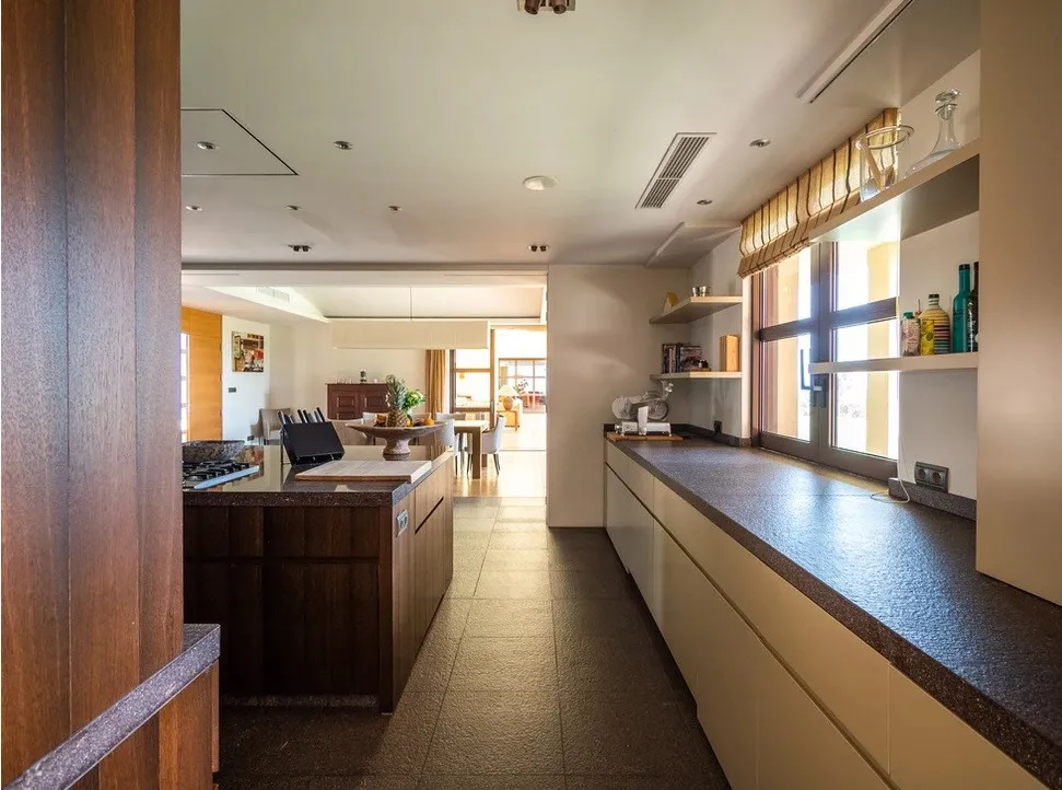 For sale villa in La Reserva with 6 bedrooms