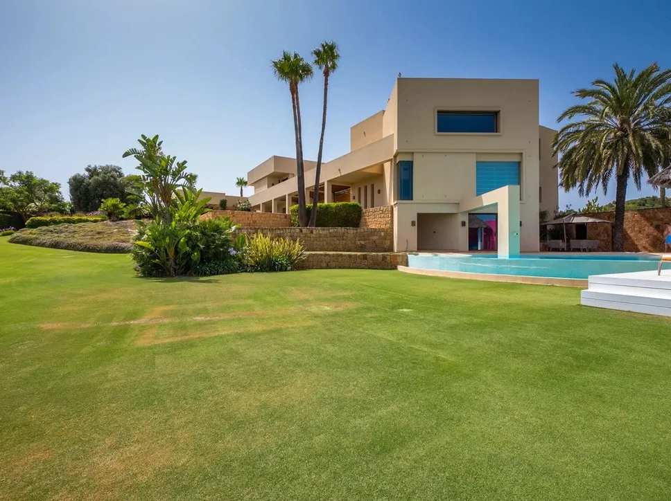For sale villa in La Reserva with 6 bedrooms