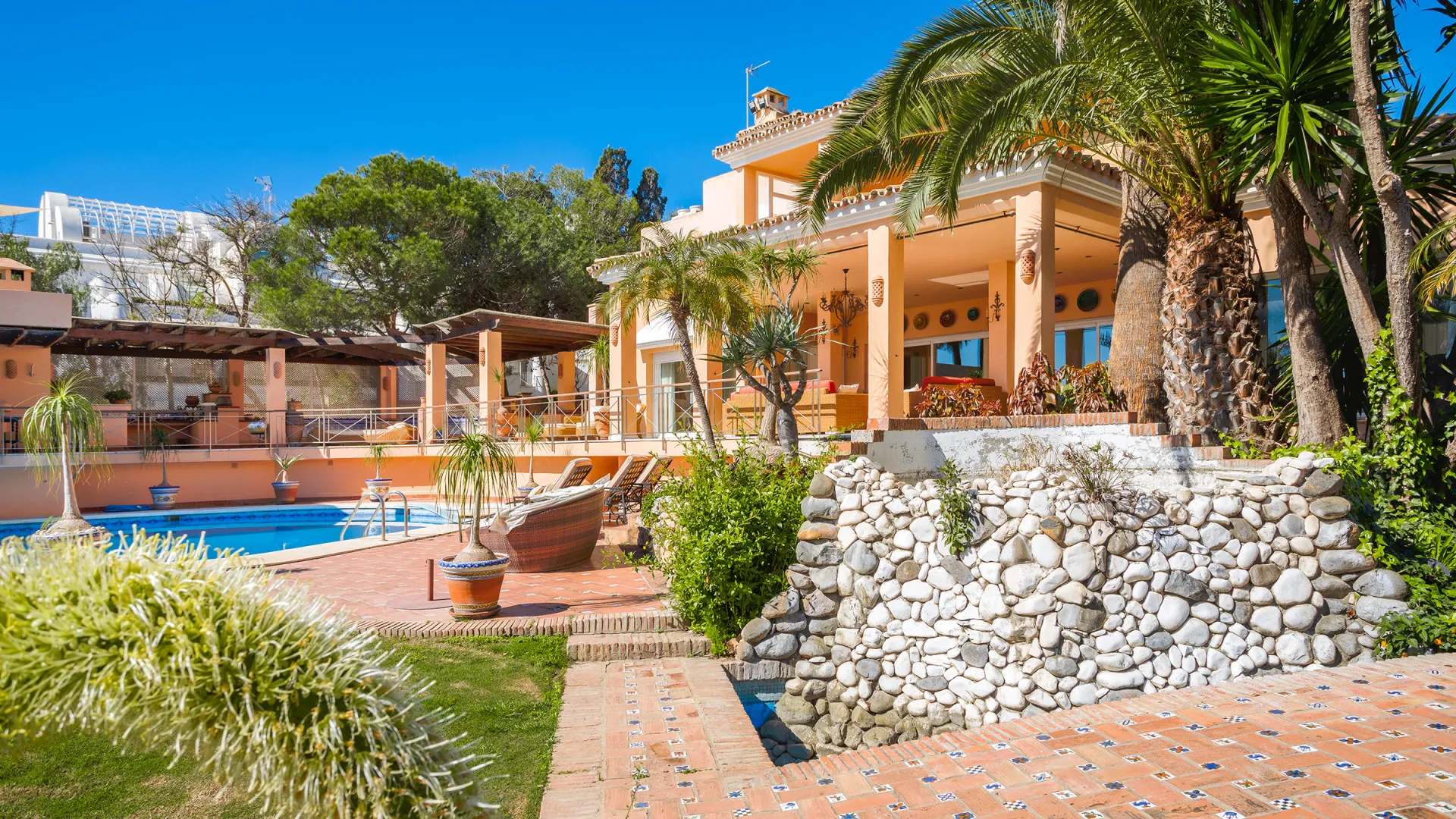 Buy villa in Hacienda Beach with 8 bedrooms