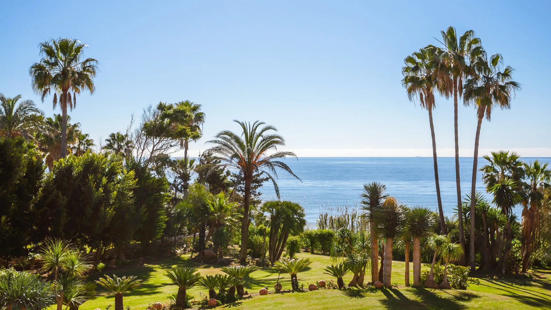 Buy villa in Hacienda Beach with 8 bedrooms