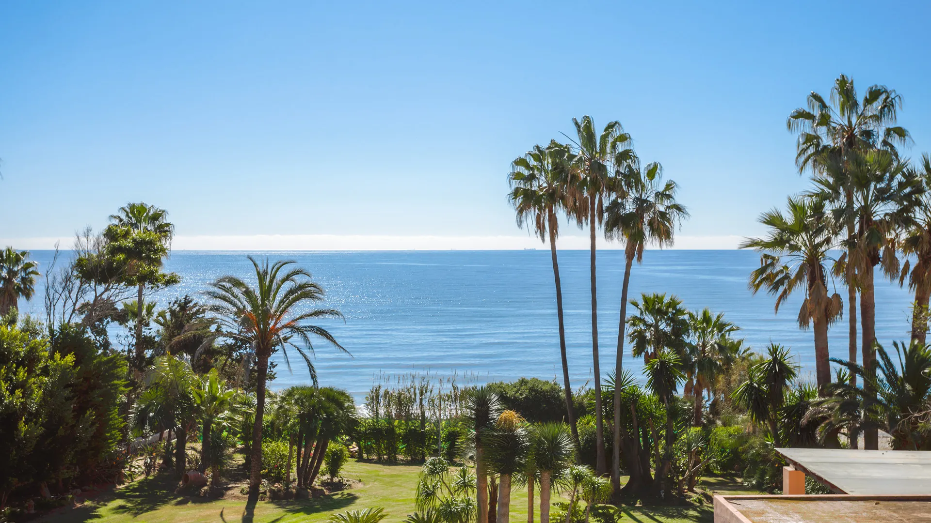 Buy villa in Hacienda Beach with 8 bedrooms