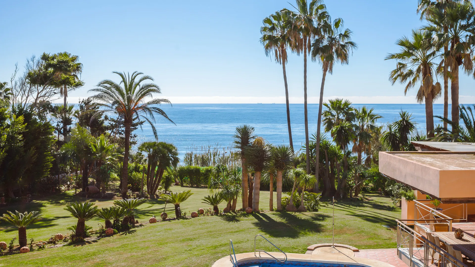 Buy villa in Hacienda Beach with 8 bedrooms