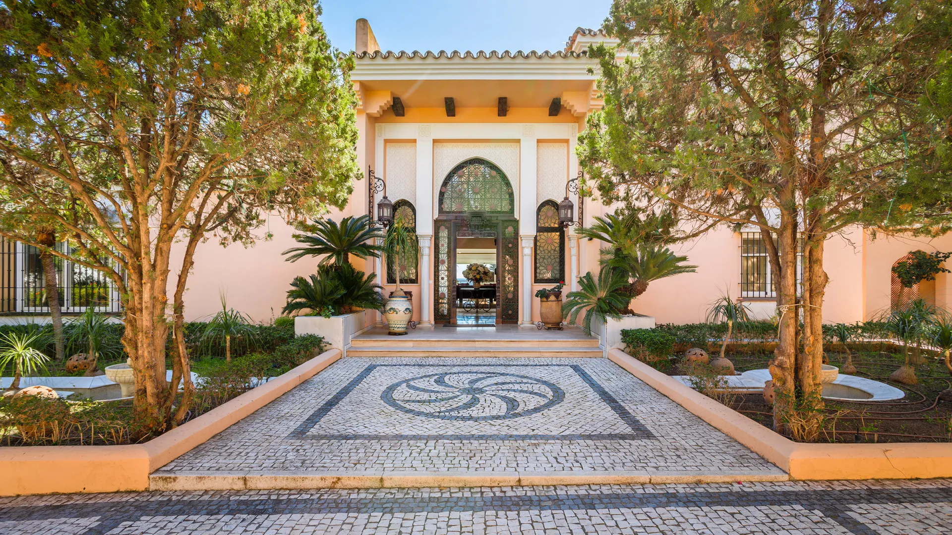 Buy villa in Hacienda Beach with 8 bedrooms