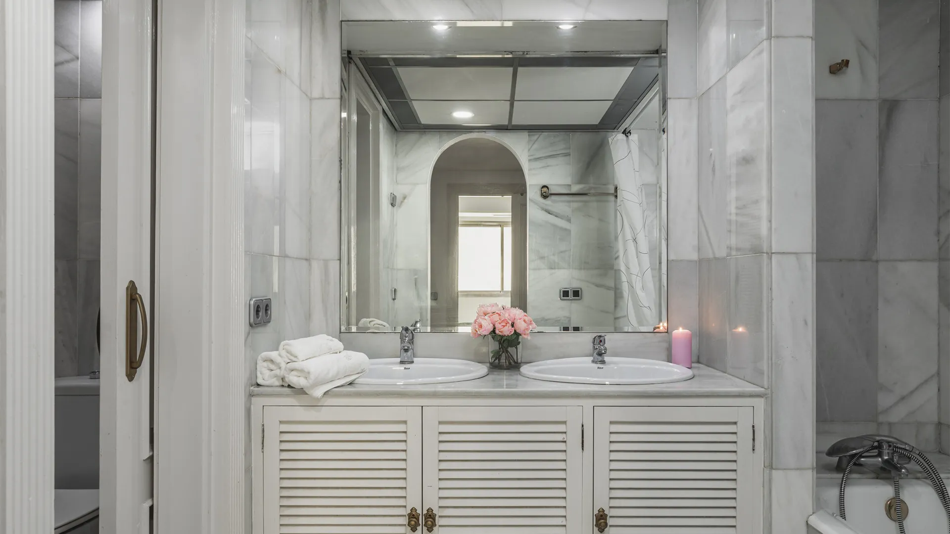 For sale apartment with 8 bedrooms in Gray D'Albion