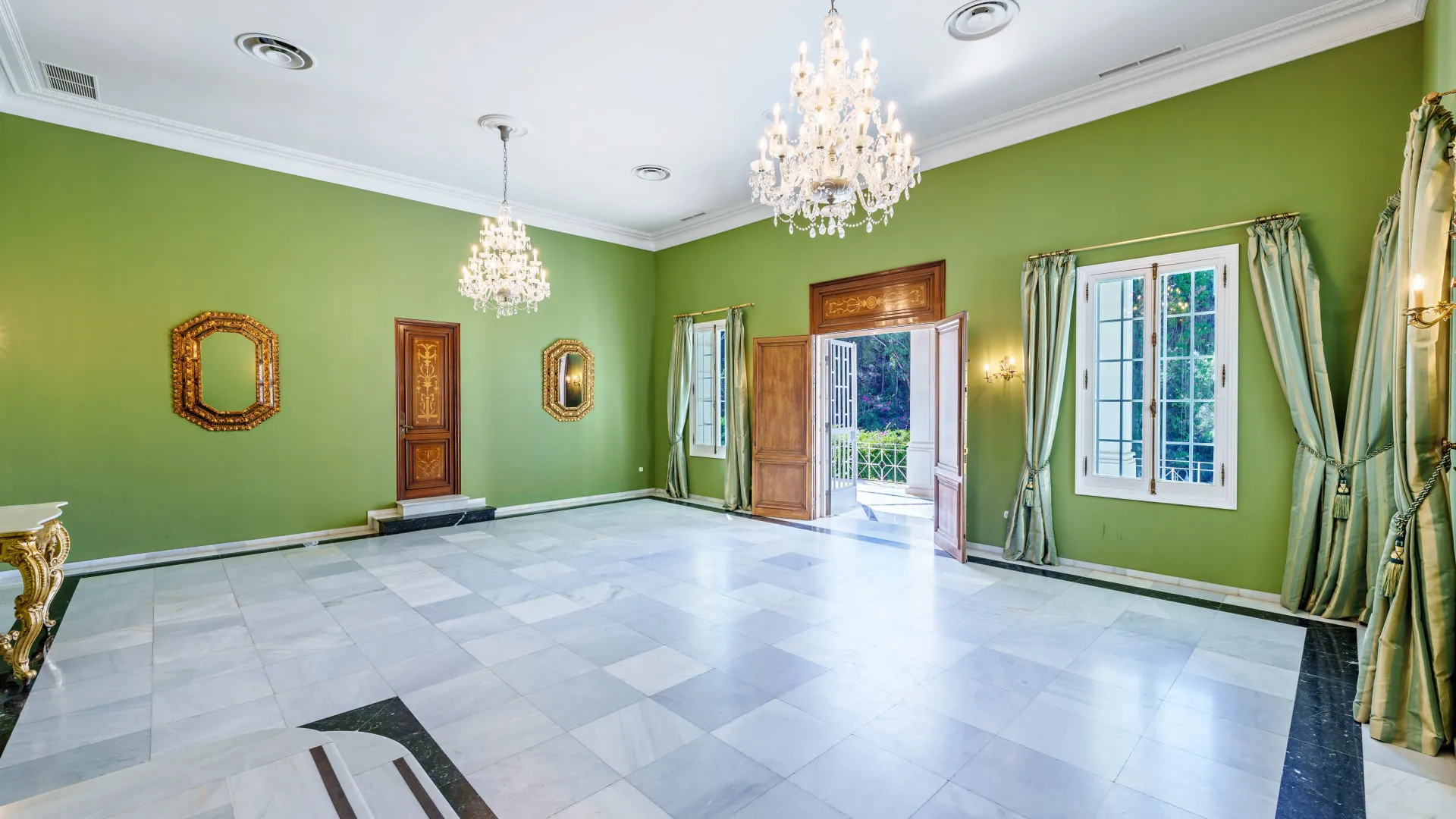 For sale El Limonar palace