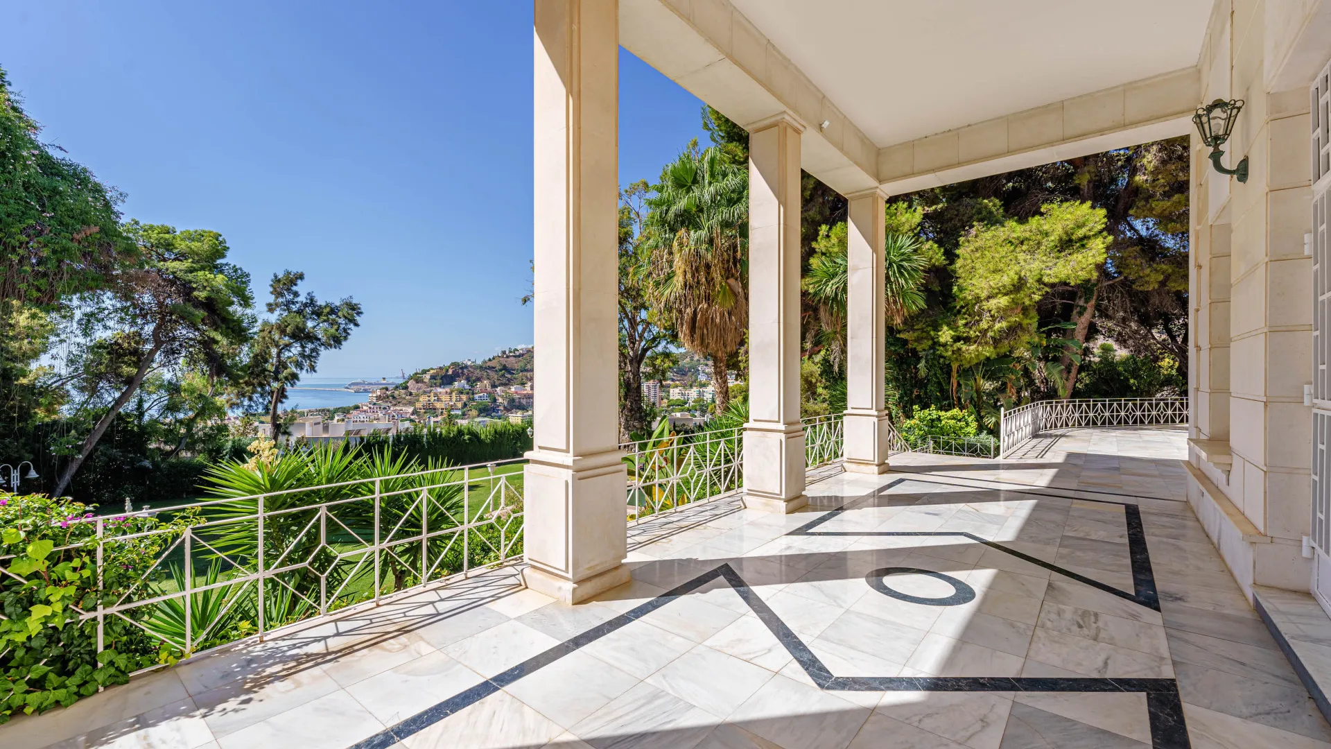 For sale El Limonar palace