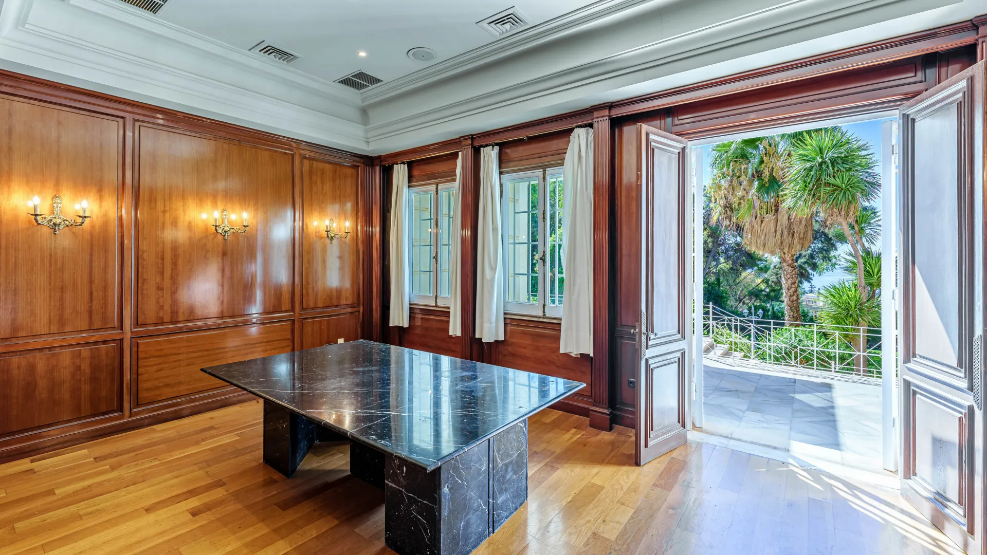 For sale El Limonar palace